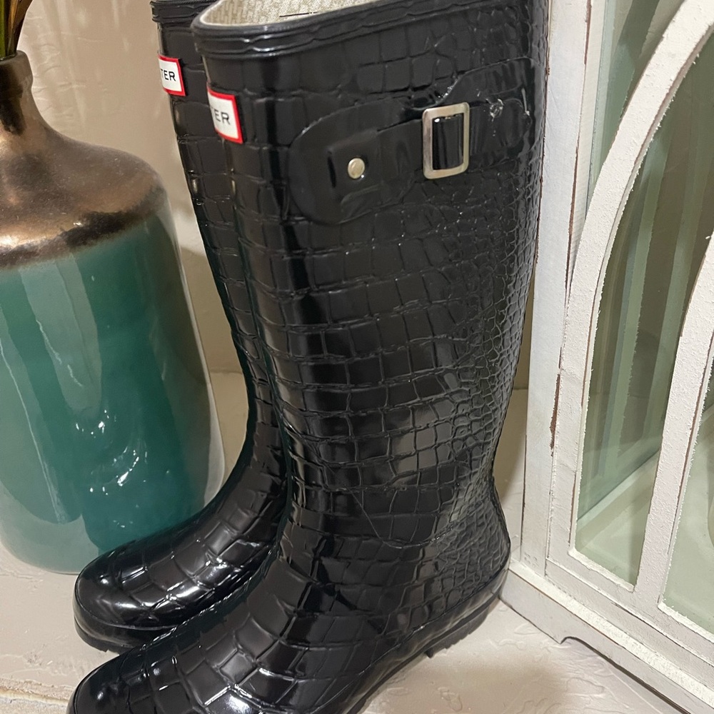 Black Scale Embossed Hunter Rain Boots